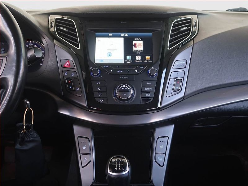 Hyundai i40 (2018) 1.7 CRDi, Navi, Tempomat - fotka 12 z 16