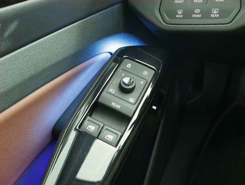 Volkswagen ID.5 (2022) Pro Perf. (82 kWh), SoH 95% - fotka 16 z 19
