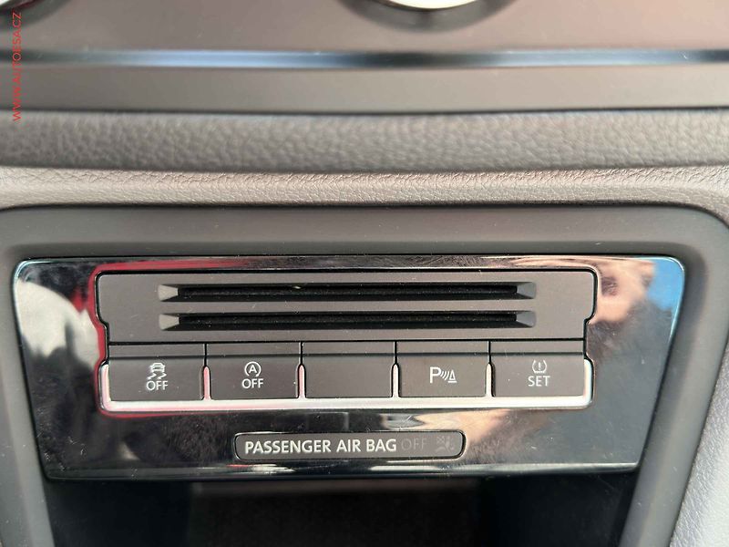 Seat Alhambra (2014) 2.0TDi, DSG, navi, bixen - fotka 17 z 19