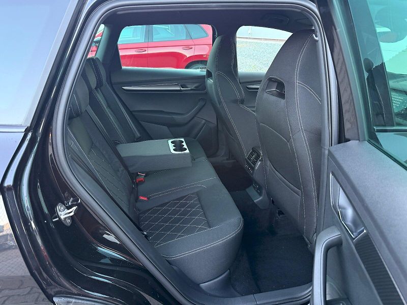 Škoda Karoq (2023) 2.0 TDI 110 kW DSG 4x4 SportLi - fotka 25 z 26
