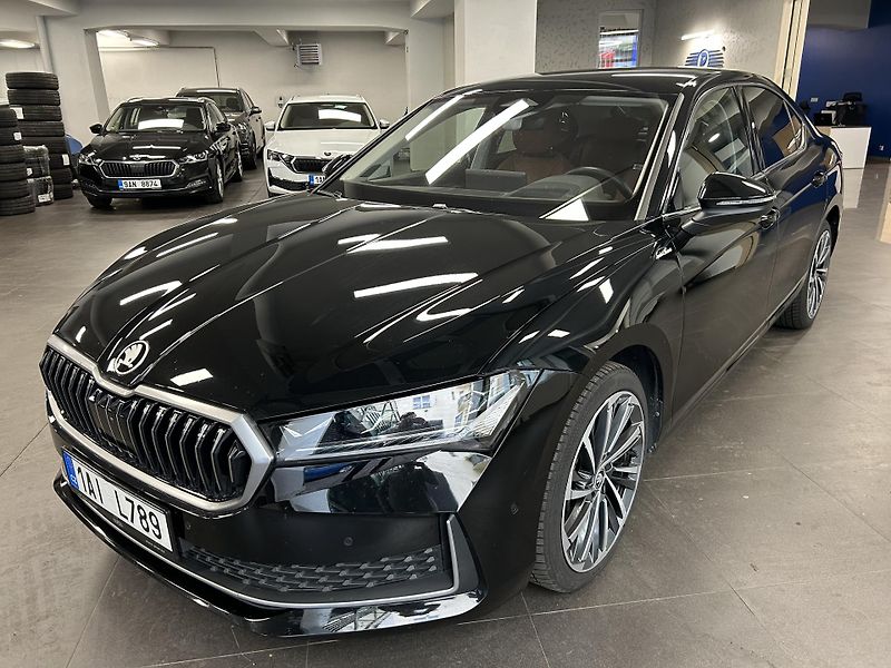 Škoda Superb (2025) 2.0TDi L&K DSG 4x4 Nez.T 142kW - fotka 2 z 32