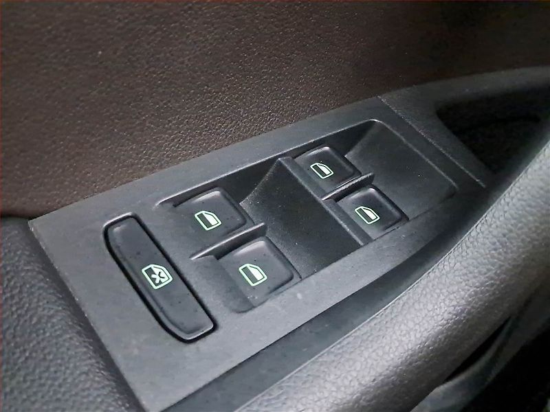 Škoda Octavia (2015) Scout 2.0 TDI, 4X4, Automat - fotka 16 z 19