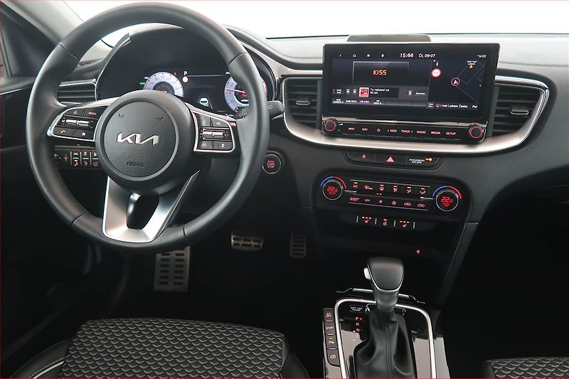Kia Ceed (2025) 1.6 GDI plug-in - fotka 7 z 21