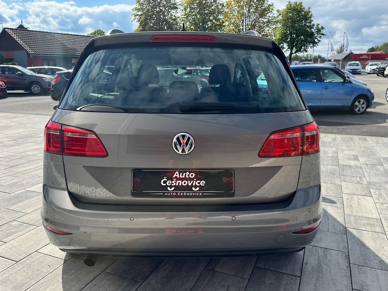 Volkswagen Golf Sportsvan (2016) Comfortline 1,2 TSI 81 KW - fotka 5 z 38