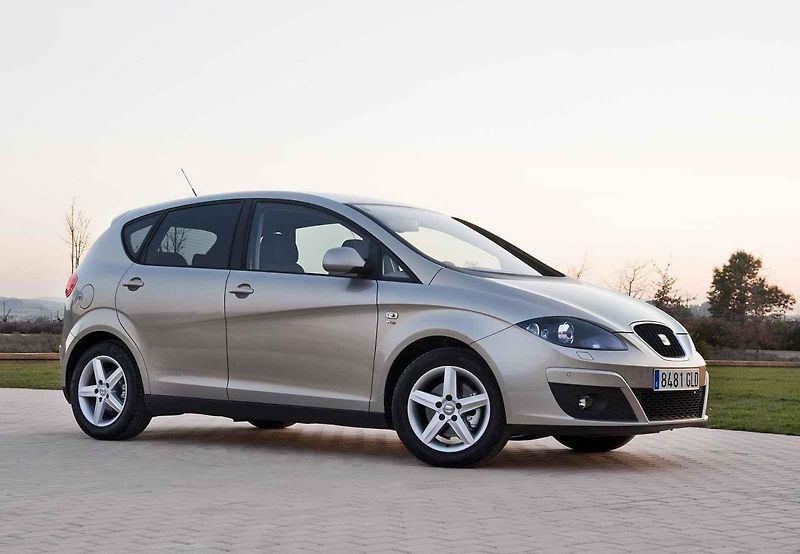 Autosalony ojetých aut Škoda jsou dnes často k nerozeznání od těch, kde se prodávají nová auta