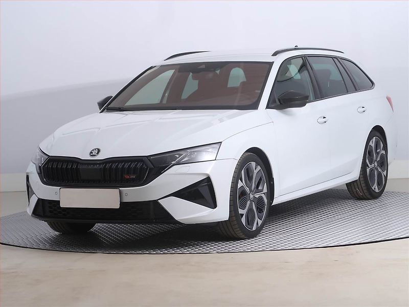 Škoda Octavia (2025) RS 2.0 TSI, RS, Navigace - fotka 2 z 23
