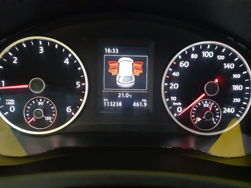 Volkswagen Tiguan 2.0 TDI 4x4 DIGIKLIMA TAŽNÉ - fotka 16 z 28