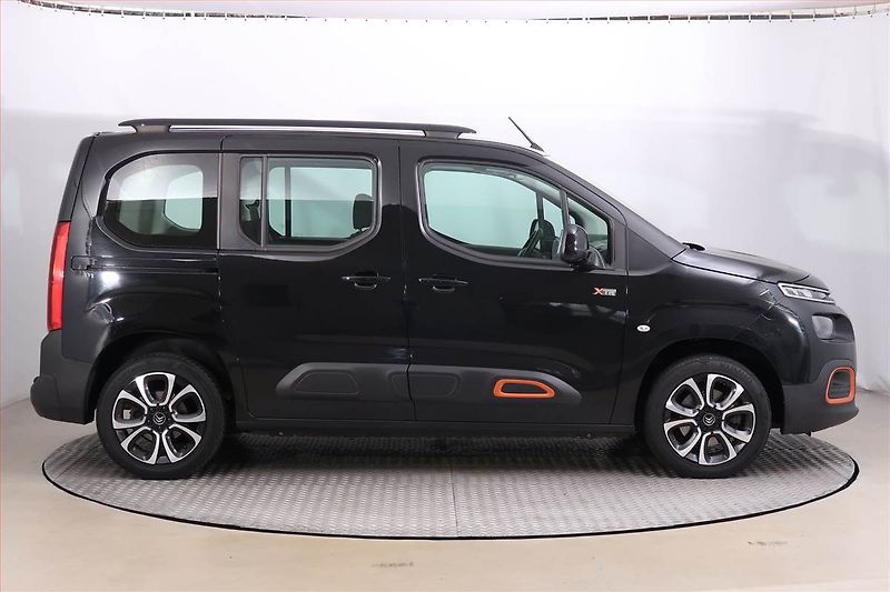 Citroën Berlingo (2020) Feel 1.5 BlueHDi, 5Míst, ČR - fotka 6 z 18