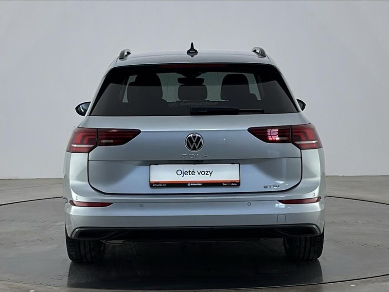 Volkswagen Golf Life DSG - fotka 17 z 29