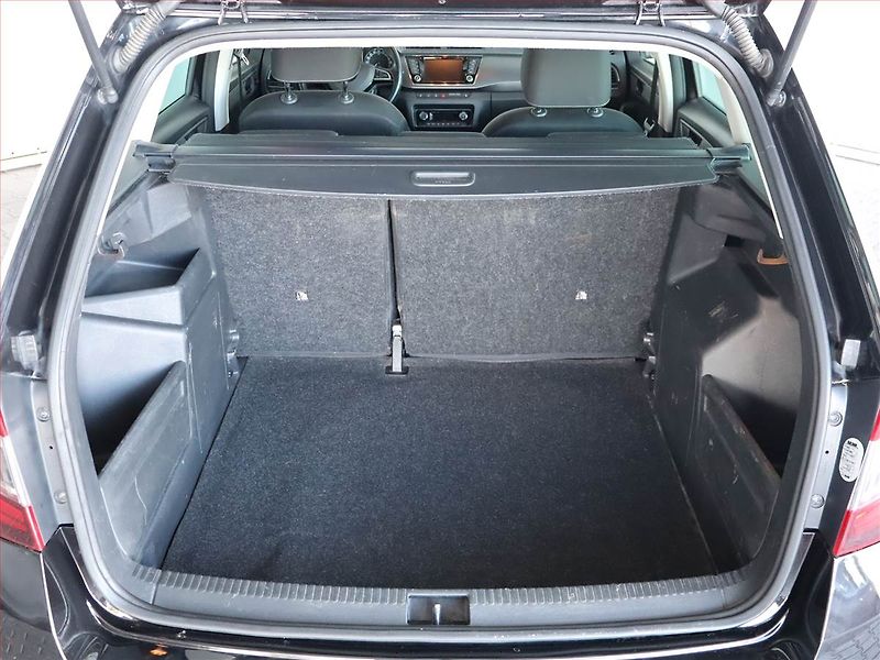Škoda Fabia (2018) 1.0 TSI, Navi, Tempomat - fotka 13 z 21