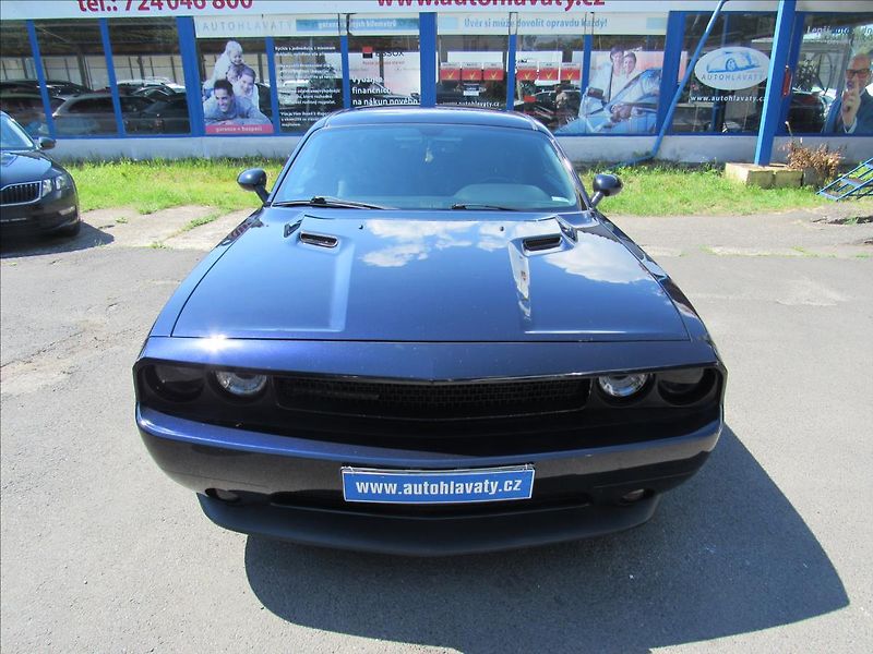 Dodge Challenger 3,6 L VVT 227kW - fotka 2 z 30