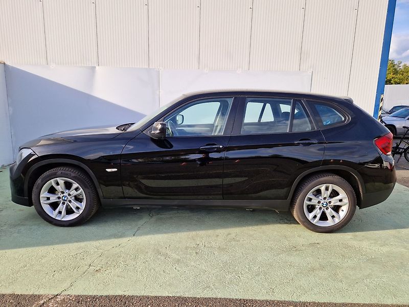 BMW X1 XDRIVE 18D - fotka 6 z 30