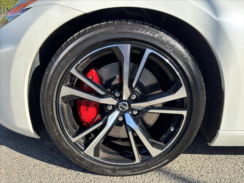 Nissan 370 Z 3,7 i Premium 1.ČR TOP STAV - fotka 42 z 49