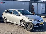 Toyota Avensis 1.6i, ČR, manual, 2x kola - náhled 1