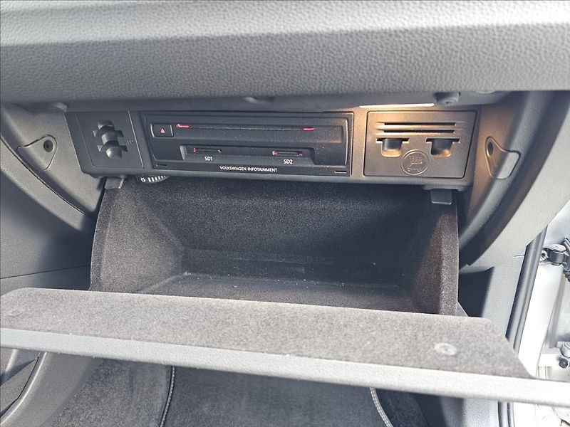 Volkswagen Golf Sportsvan 1,4TSi DSG LOUNGE NAVI STK - fotka 40 z 53