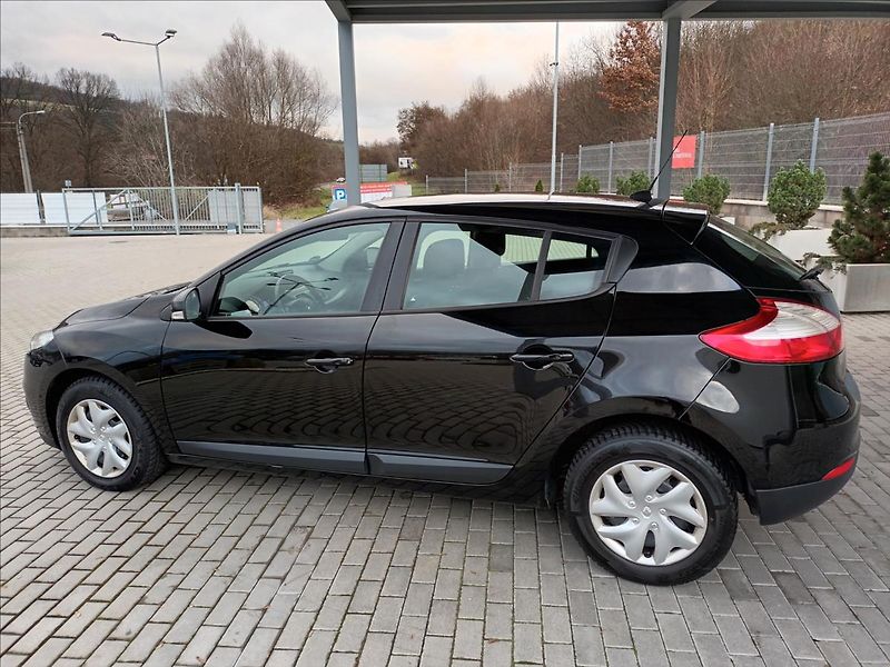 Renault Mégane 1,6 16V,81KW,KLIMA,PARKING,KOL - fotka 8 z 39