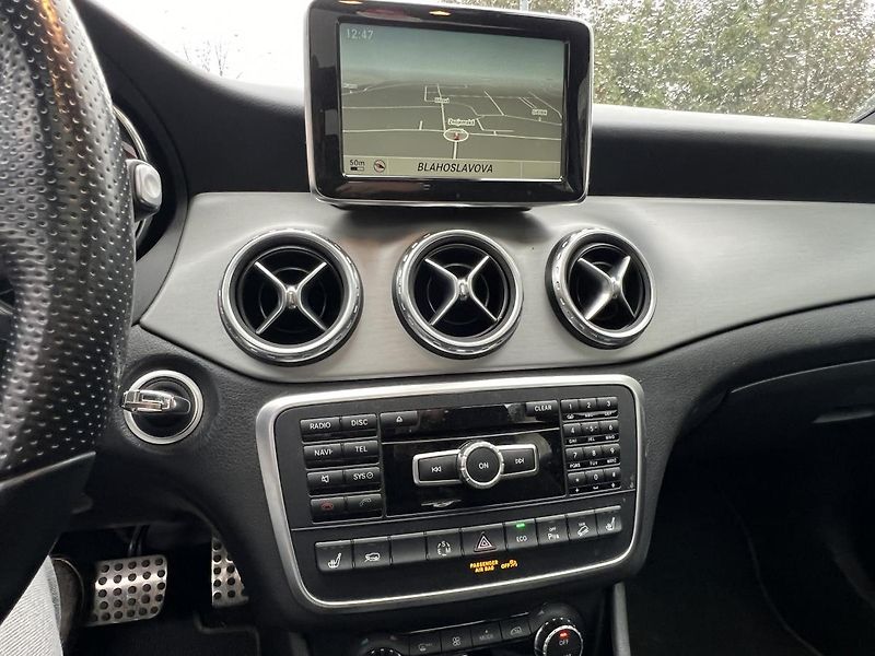 Mercedes-Benz GLA 220 CDI 4MATIC AMG AUTOMAT - fotka 25 z 33