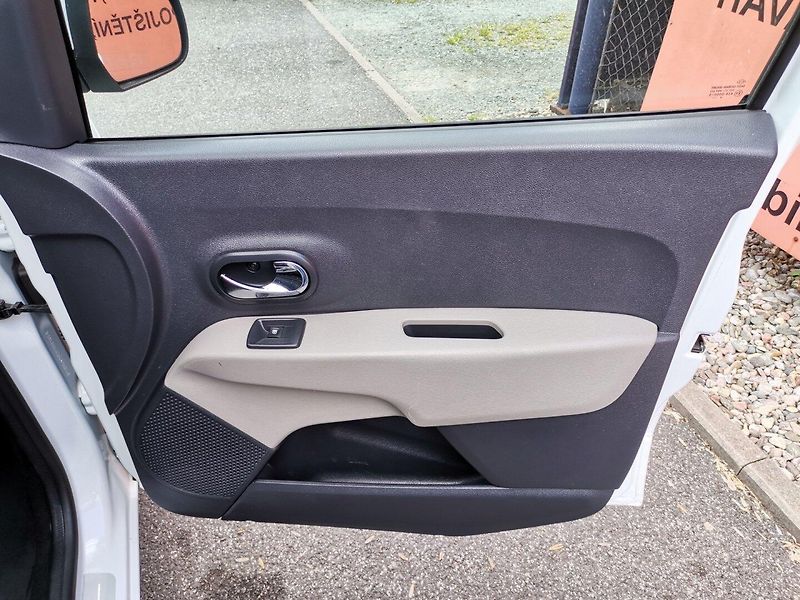 Dacia Lodgy (2016) 1.6i 75kw Tempomat Klima - fotka 15 z 26