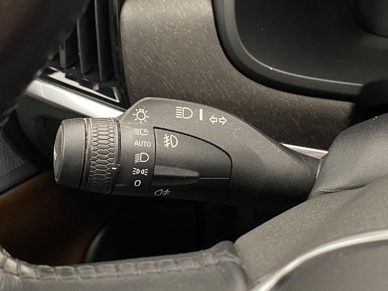 Volvo V90 CC D5 AWD INSCRIPTION AUT CZ - fotka 21 z 51