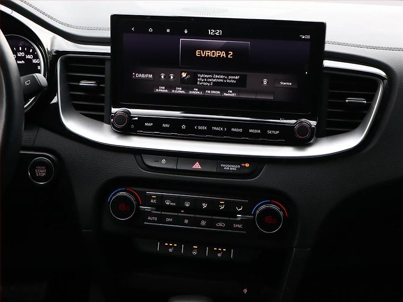 Kia XCeed (2023) 1.5 T-GDI - fotka 10 z 21
