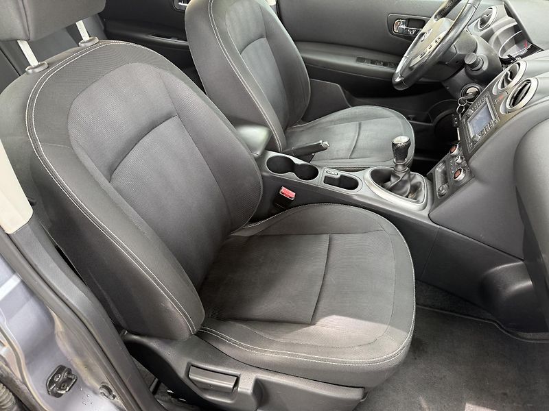 Nissan Qashqai 1,5dCi - fotka 11 z 16