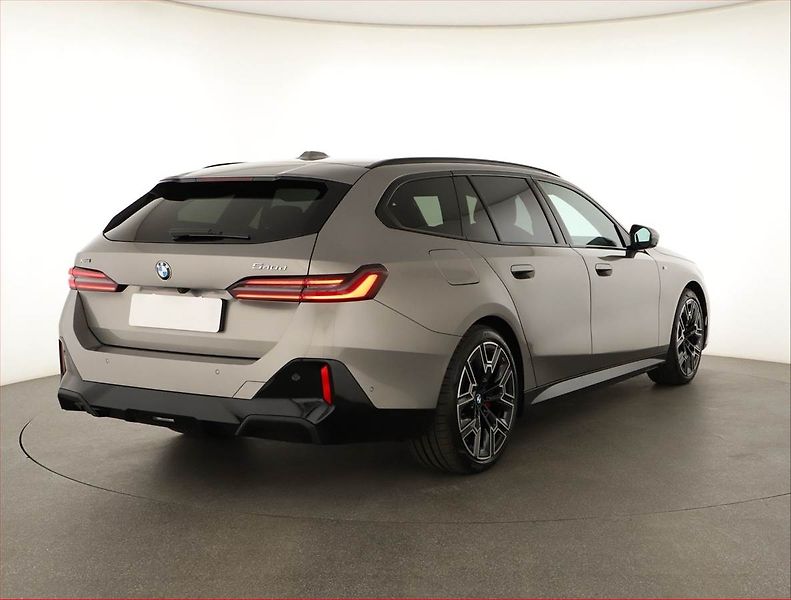 BMW Řada 5 (2025) 540d xDrive, 360°, Paměť - fotka 5 z 28