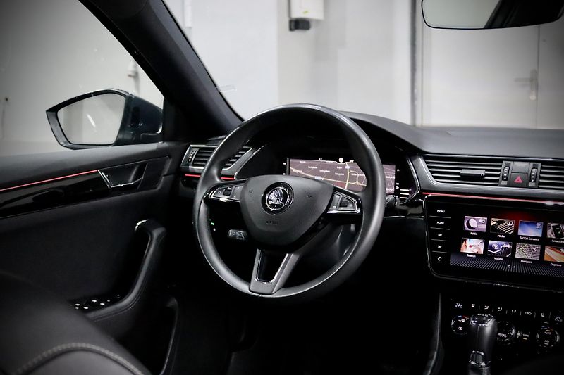 Škoda Superb 3 FL 2.0 TSI 140 kW DSG L&K  - fotka 18 z 52