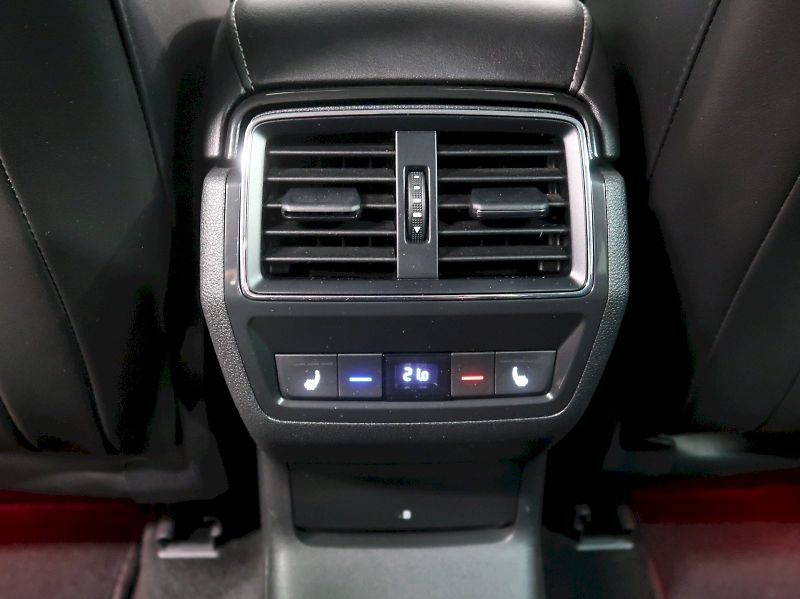 Škoda Kodiaq (2023) LAURIN&KLEMENT 2.0TSI 140KW 4x - fotka 42 z 45
