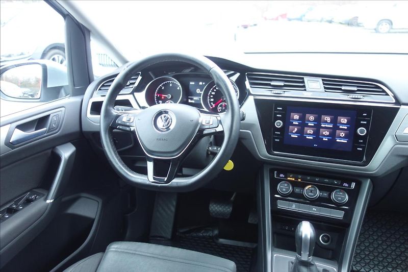 Volkswagen Touran 2,0 TDi 110KW,ČR,SERV.KN.,DSG. - fotka 20 z 34