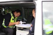 Do jihočeského měření emisí a kontrol u hotelu Sloup na silnici I/3 (bývalá E55) se zapojili policisté krajské dopravní policie, z dálničního oddělení Borek a táborští dopraváci. Vozidla se řidiči naváděli také z blízké dálnice D3.