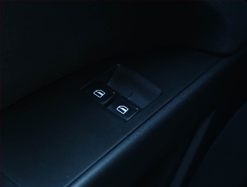 Seat Leon (2011) 1.2 TSI, Serv.kniha - fotka 16 z 16