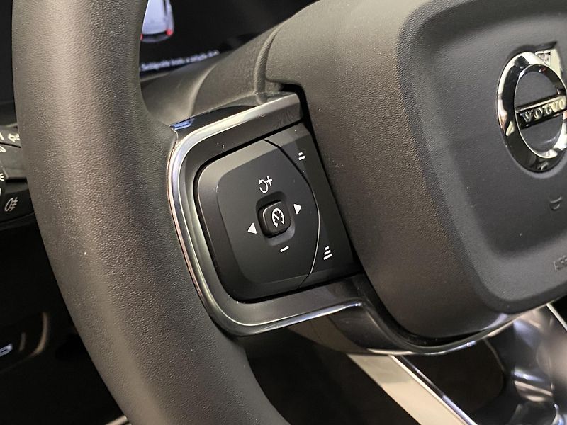 Volvo XC40 PURE ELECTRIC RECHARGE PLUS - fotka 19 z 51