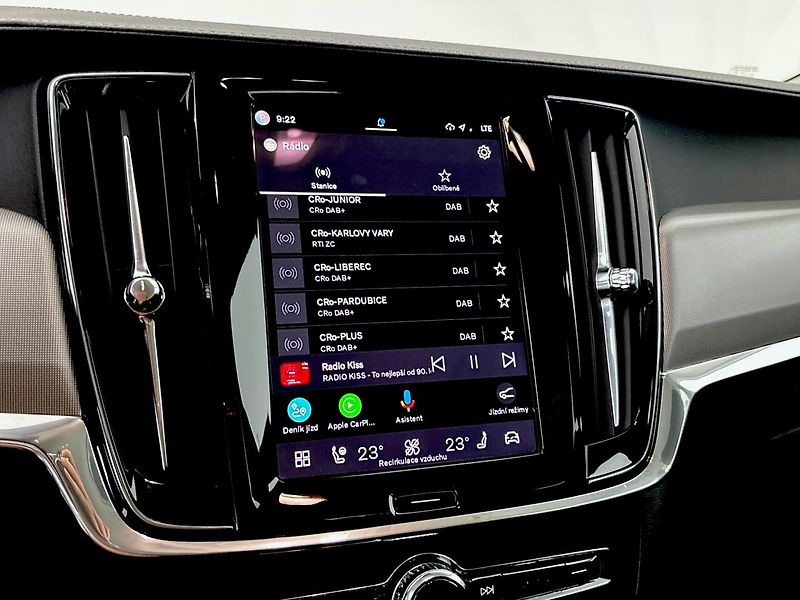 Volvo V90 Cross Country AWD - fotka 12 z 29