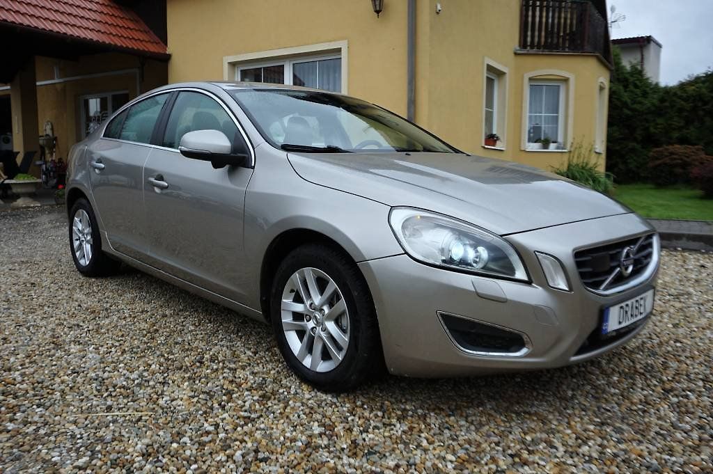 Volvo S60 SUMMUM D5 158 kW