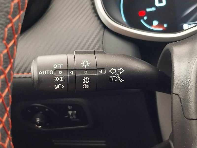 MG ZS (2022) Emotion 1.5, ČR,1.maj - fotka 18 z 21
