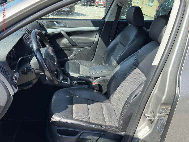 Škoda Octavia (2010) 1.6TDi, DSG - fotka 9 z 17
