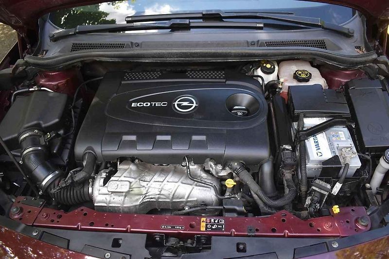 Opel Cascada se hodí třeba na výjižďky k vodě.