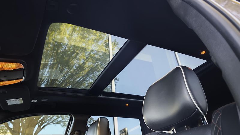 Jeep Grand Cherokee (2019) 3,0 CRD Summit ČR, 1.maj.  - fotka 38 z 49