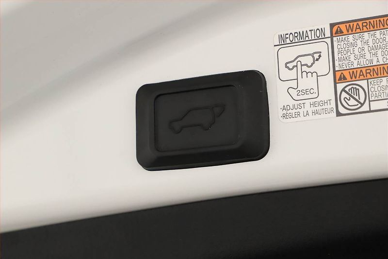 Toyota RAV4 (2017) 2.5 Hybrid - fotka 21 z 21