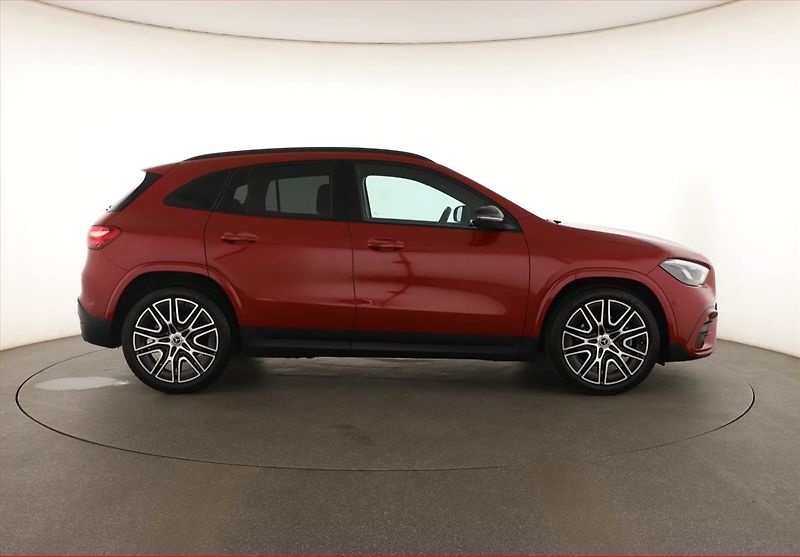 Mercedes-Benz GLA (2025) 200, AMG Line - fotka 6 z 19