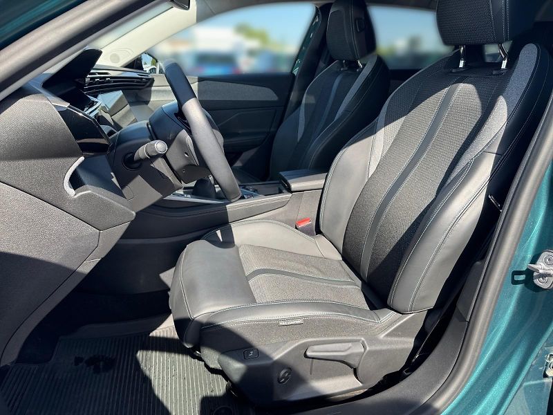Peugeot 308 (2023) ALLURE 1.2PT 96kW CZ DPH  - fotka 7 z 11
