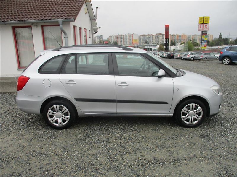 Škoda Fabia 1,2 i, digiklima, serviska, - fotka 4 z 39