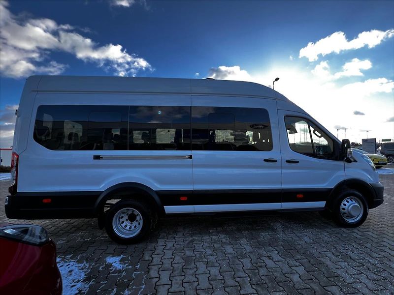 Ford Transit (2025) 2,0 EcoBlue BUS 18míst AUT L4 - fotka 6 z 37
