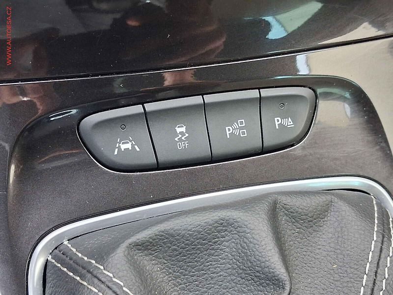 Opel Astra (2015) 1.4T, Innovation, LED, navi - fotka 14 z 19