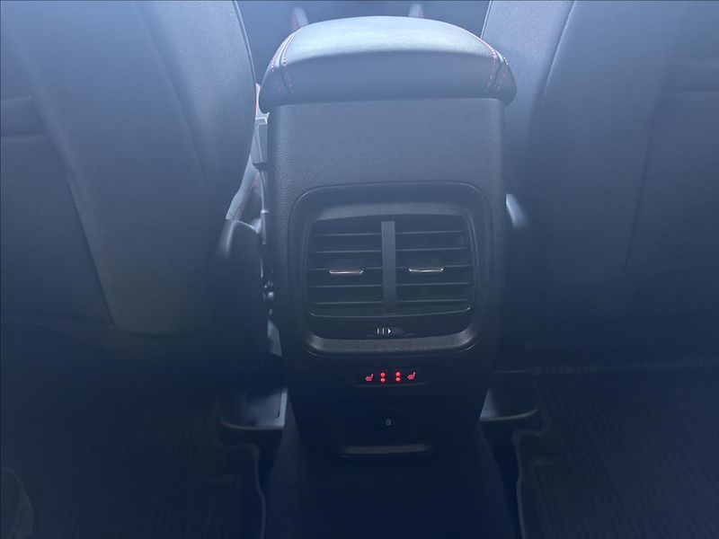 Ford Kuga 1,5 EcoBoost 137 kW ST-Line - fotka 14 z 27