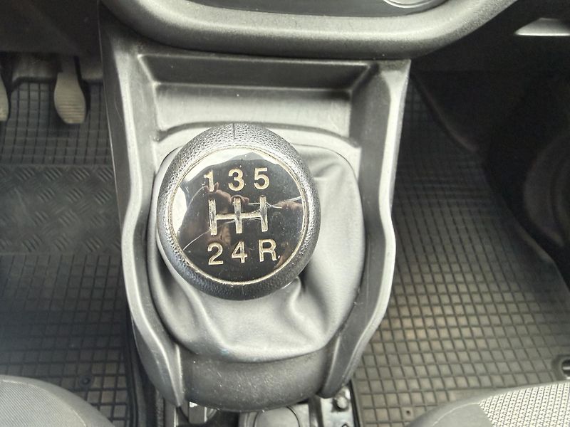 Fiat Dobló 1.3 MTJ Klimatizace - fotka 16 z 21