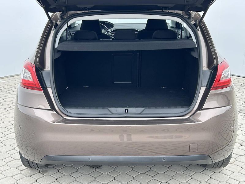 Peugeot 308 ALLURE PACK S&S MAN6 1,2 PureT - fotka 23 z 23