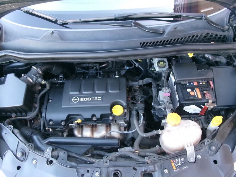 Opel Corsa (2013) 1,2 16V AC BT USB TEMP - fotka 30 z 41