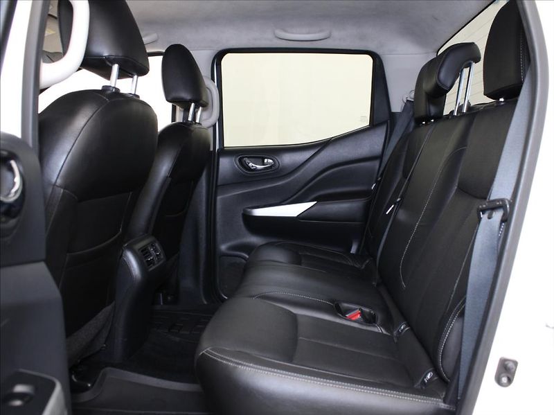 Nissan Navara 2,3 dCi 140kW AT Tekna 1.maj. - fotka 7 z 27
