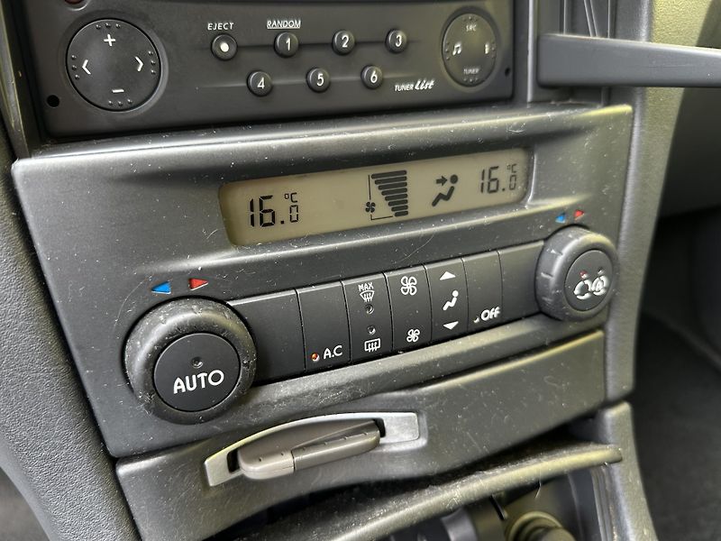 Renault Laguna (2003) KOMBI 1.8/88kW *KLIMA *2.Maj.  - fotka 14 z 35
